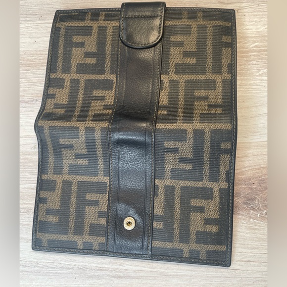 Fendi Black and Tan Wallet - Picture 2 of 9